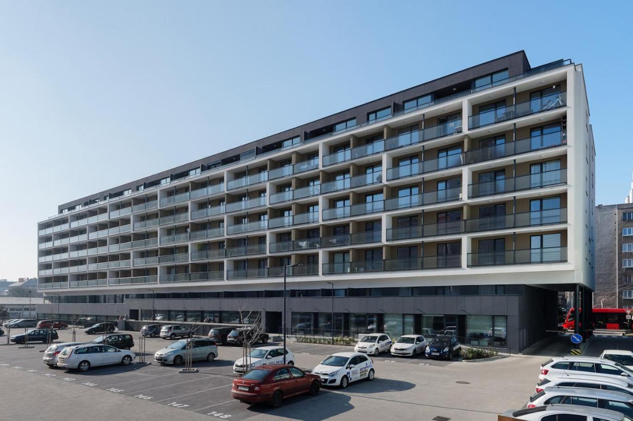 Central Point By Zoom Apartments Bratislava Exterior photo