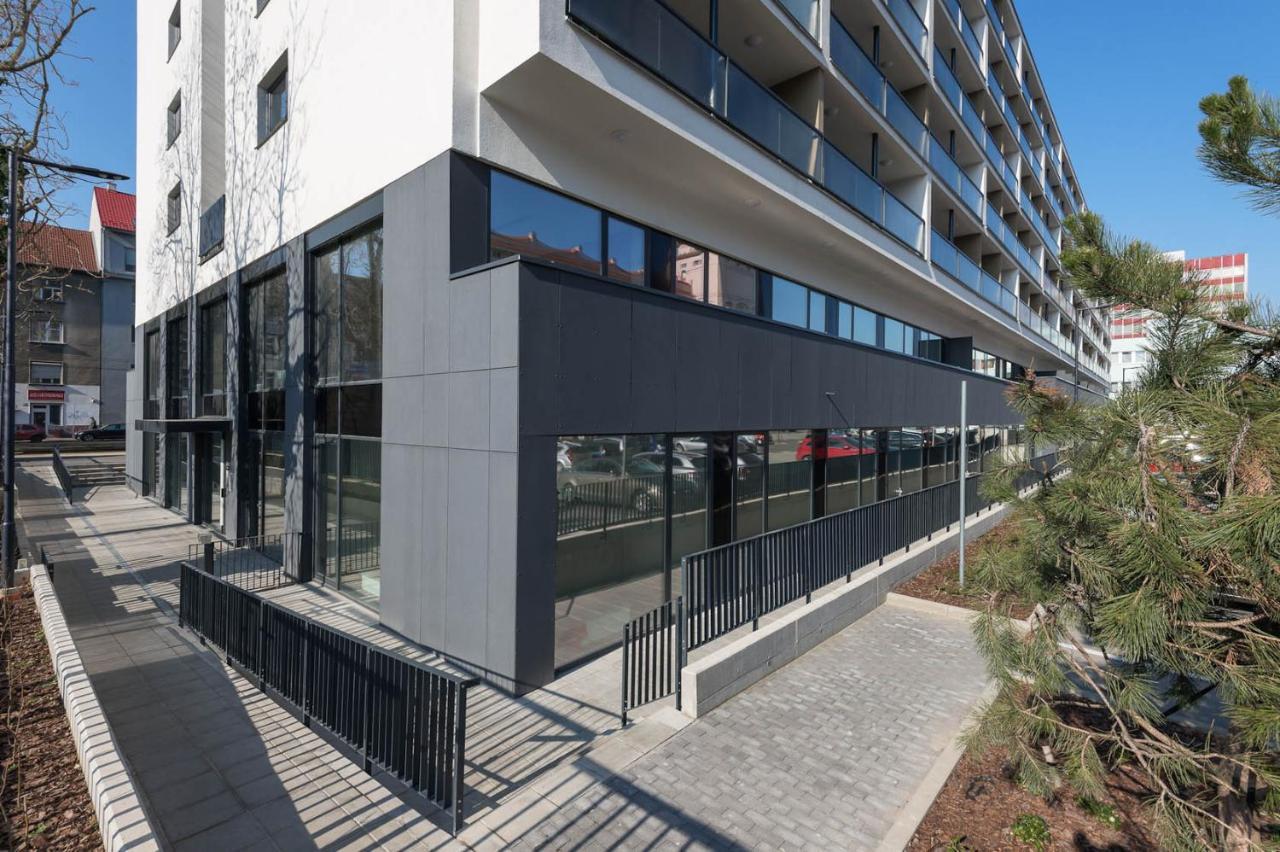 Central Point By Zoom Apartments Bratislava Exterior photo